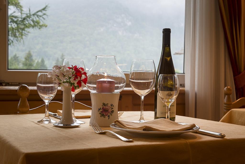 Lake&Nature Hotel Gloria Molveno Exterior foto